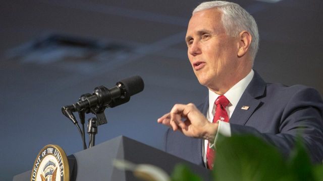 Pence delivers commencement address at Taylor University