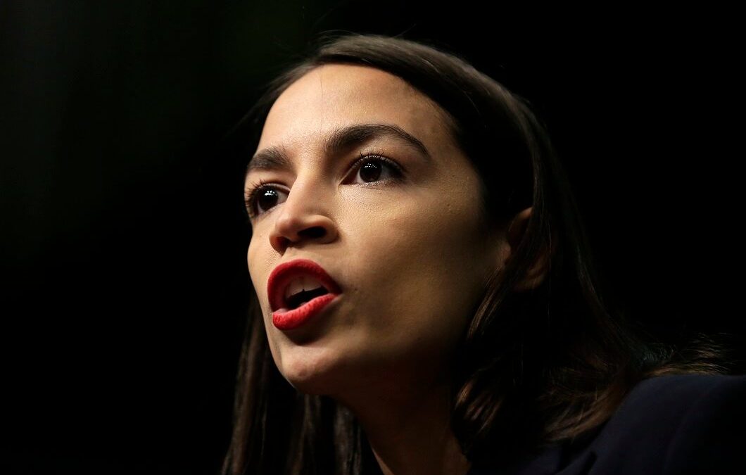 Alexandria Ocasio-Cortez applauds billionaire’s offer to pay off academic debt, but says students shouldn’t…