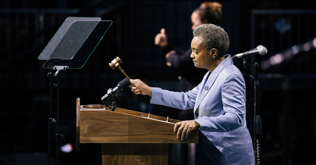 Lori Lightfoot Is Inaugurated, Vowing End to ‘Kiss a Ring’ Chicago Politics