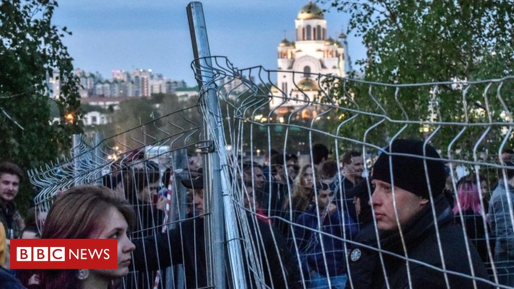 Russian church scheme halted after protests