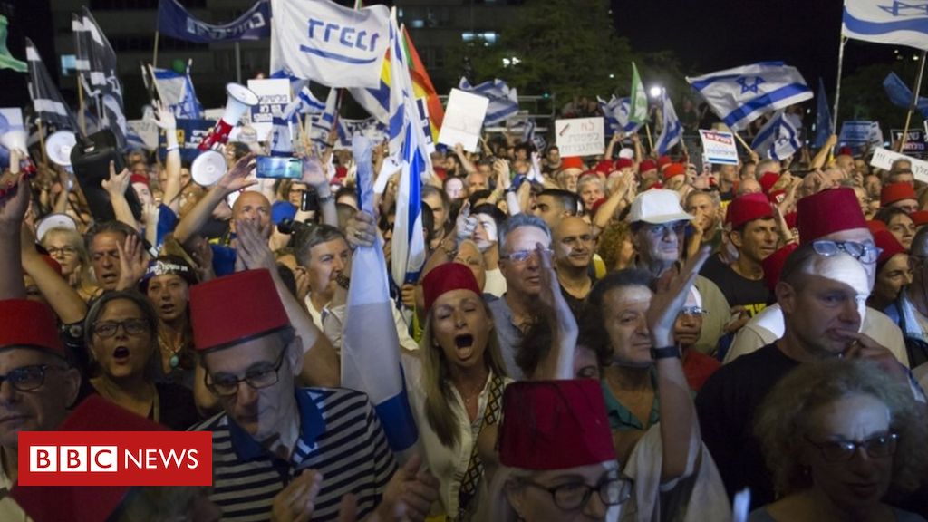 Israelis protest Netanyahu immunity move