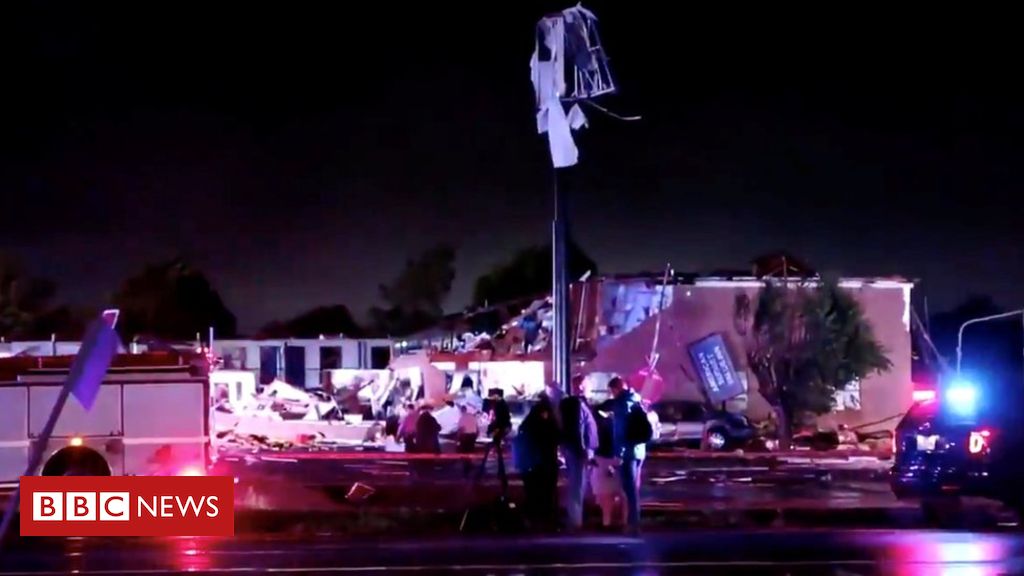 Oklahoma tornado kills two in El Reno