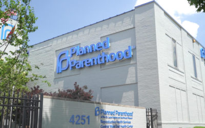 Planned Parenthood: Missouri’s last abortion clinic says it may lose its license this week [exclusive] – CBS News