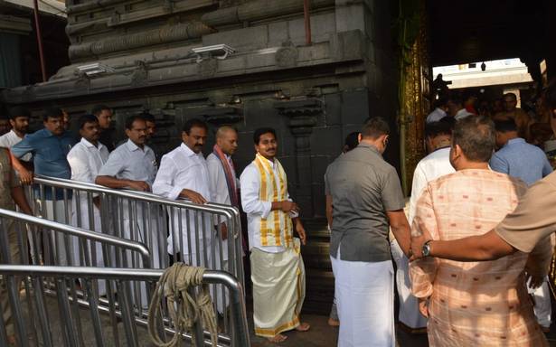 Jagan Mohan Reddy stands in queue, prays at Tirumala