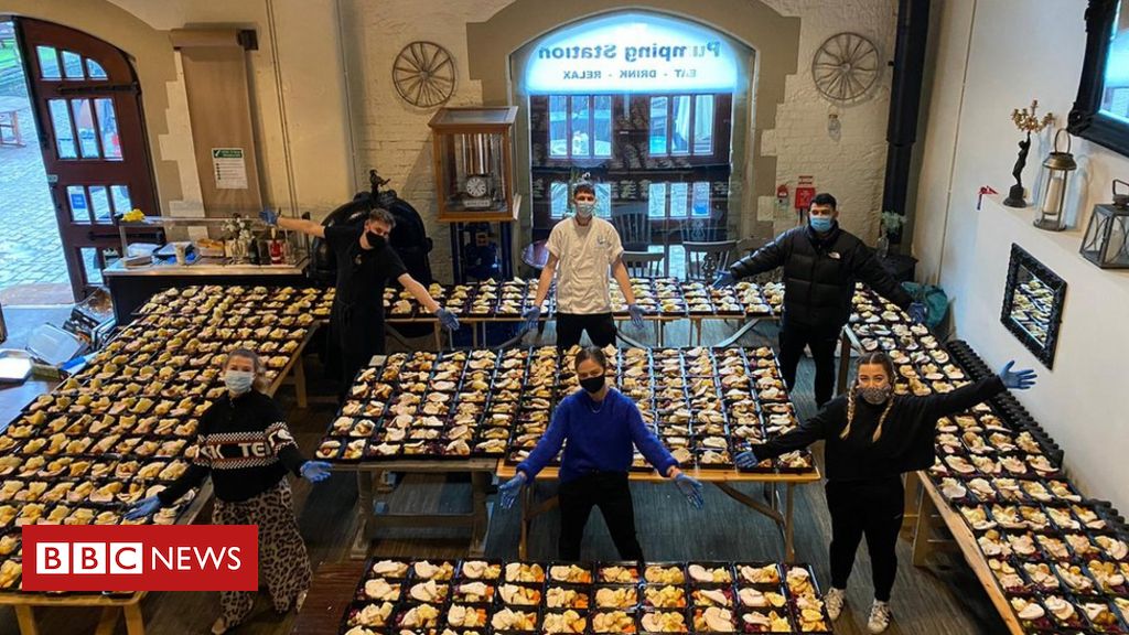 Leicester friends feed 2,000 people Christmas dinner