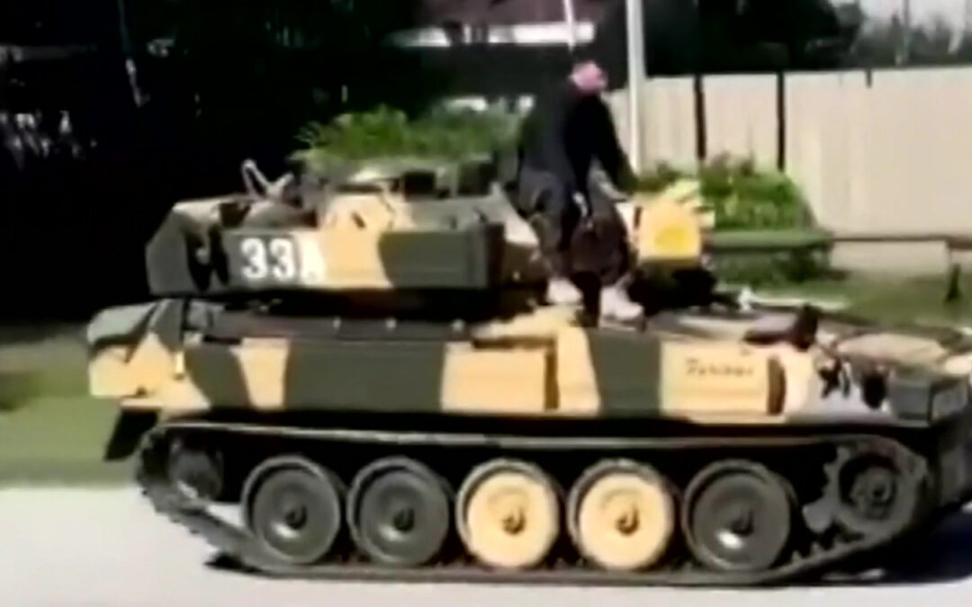 Resident Drives Military Tank Around Florida Streets...