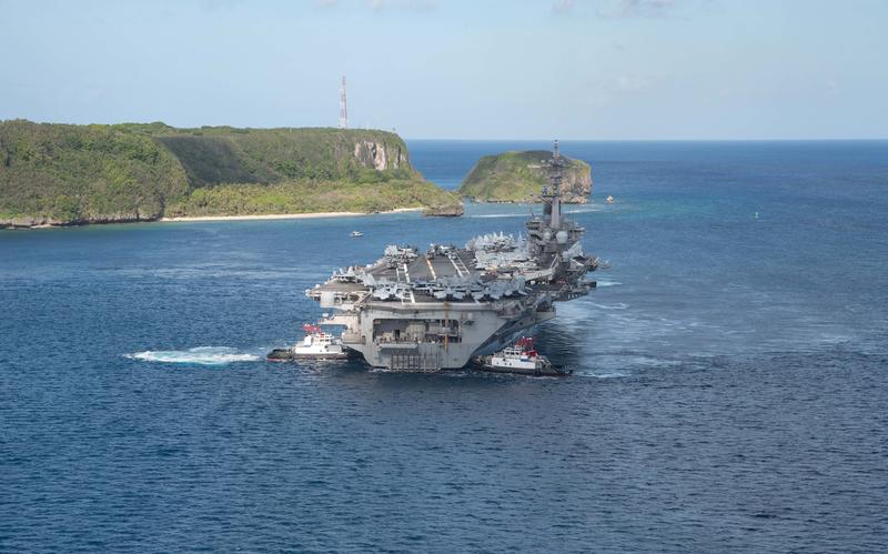 U.S. carrier group enters South Sea...