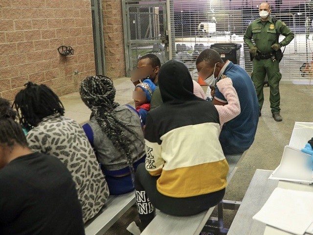 Second Wave of Haitian Migrants Arrive at West Texas Border