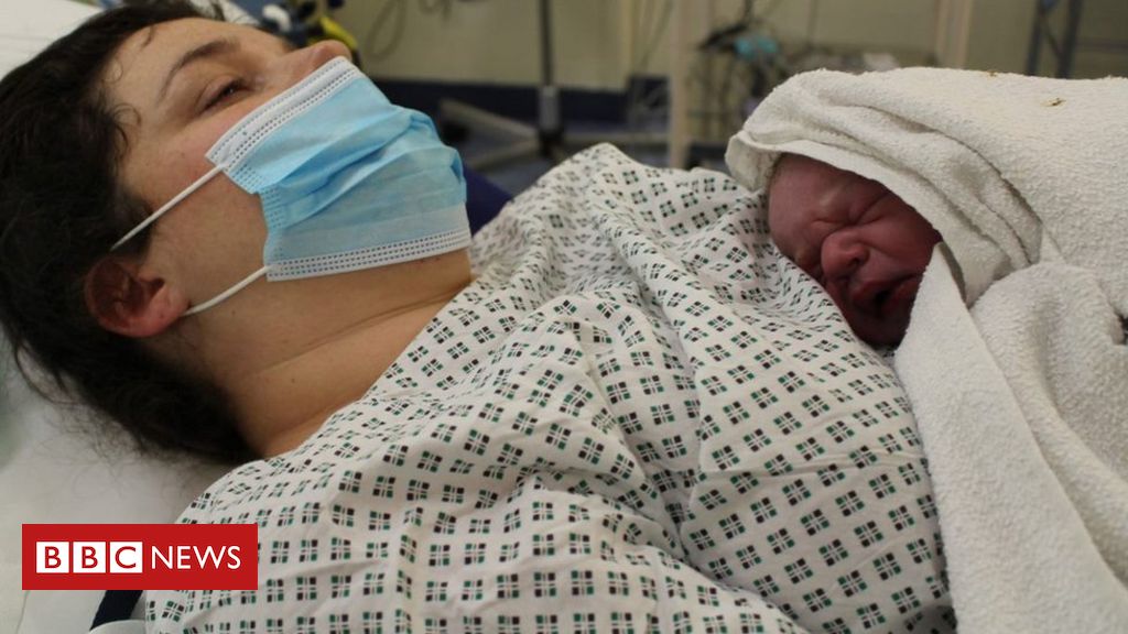 Face masks in labour: 'I feared I would vomit'