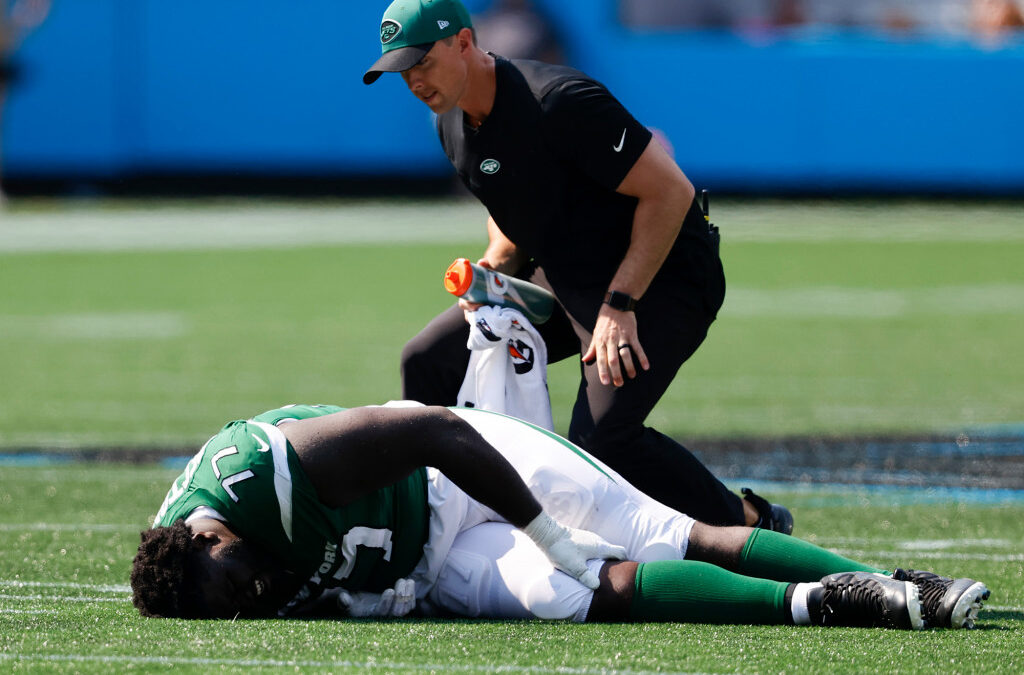 Mekhi Becton carted off with knee injury in potentially crushing Jets blow
