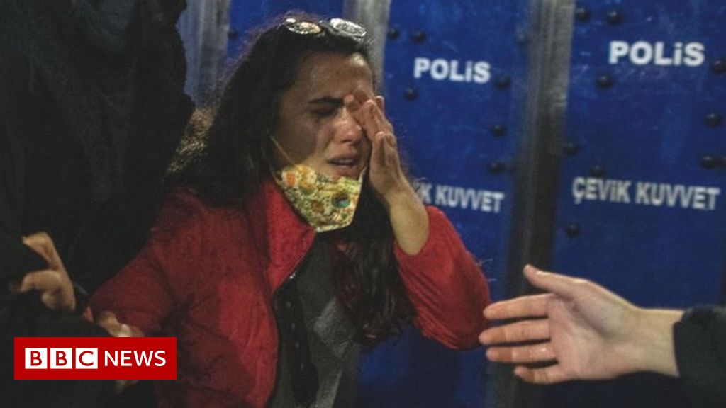 Clashes as protesters demand end to violence against women