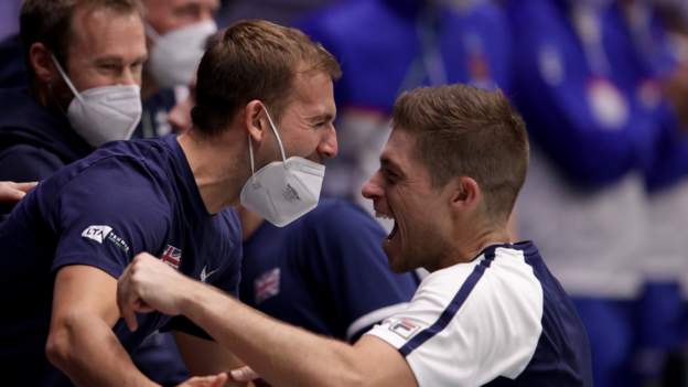 Salisbury & Skupski send Britain into Davis Cup quarter-finals
