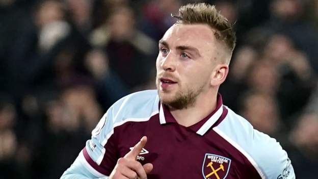 Bowen double puts West Ham fourth and keeps Norwich bottom