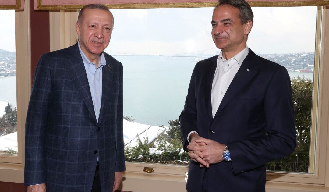 Greece, Turkey leaders seek common ground over Ukraine war