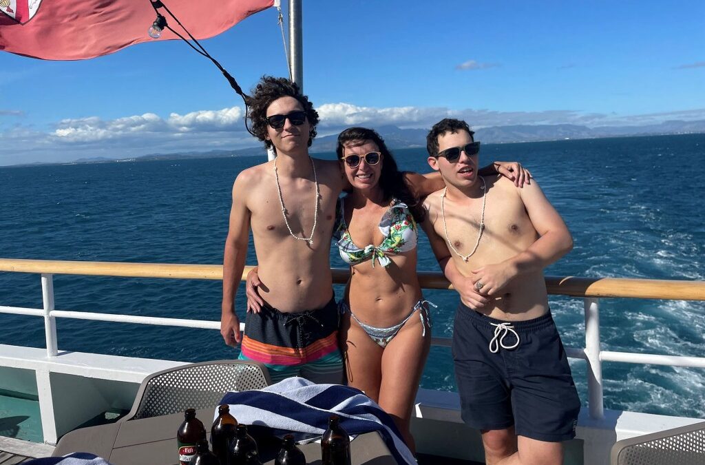 Scuba diver mom and sons stranded in Fiji waters after boat abandoned them