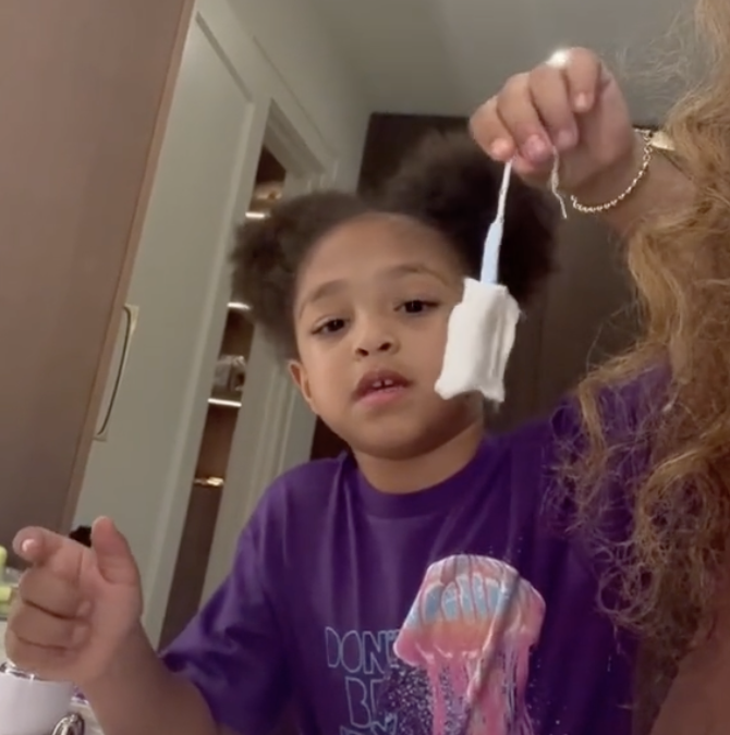 Serena Williams’ daughter, Olympia, plays with tampons mistaking for cat toys