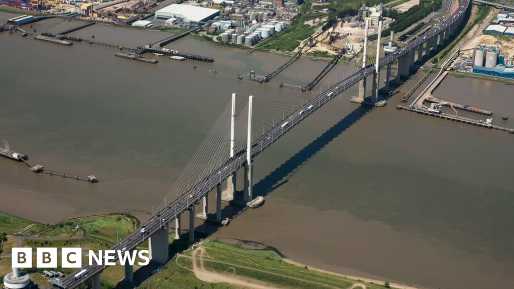 Dartford Crossing closure: Two people climb up QE2 Bridge