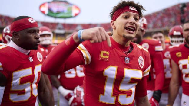 NFL divisional round play-offs: Hobbled Mahomes leads Chiefs to win over Jaguars