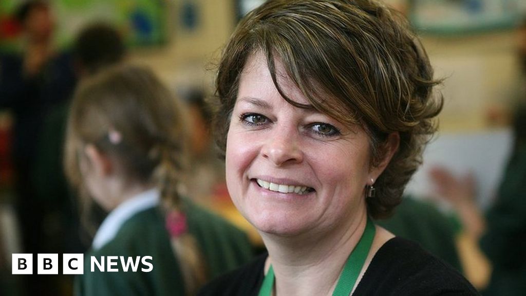 Ruth Perry: Ofsted urged to pause inspections after teacher death