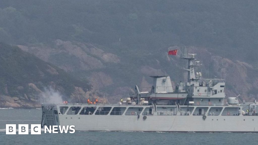 Chinese military rehearsing encirclement of Taiwan