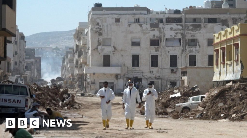 The Libyan city that's become a barren wasteland with a smell of death