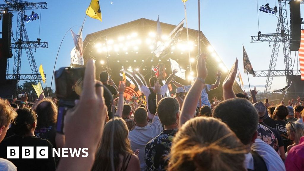 Glastonbury Festival 2024 tickets rise to £360