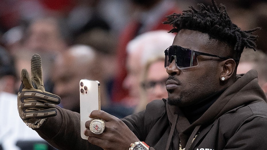 Antonio Brown raises eyebrows with social media posts amid reports he's wanted for alleged attempted murder