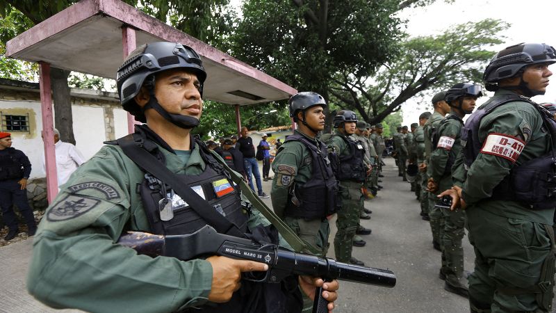 Caracas announces 'massive mobilization' of military forces...