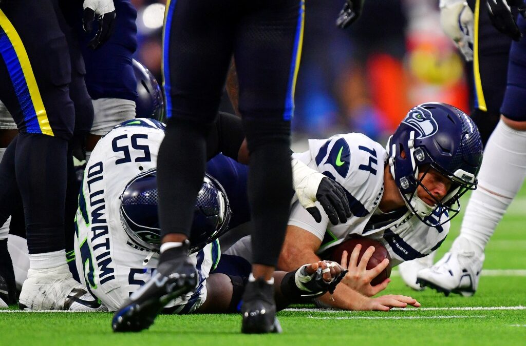 Sam Darnold crashes back to earth in Seahawks’ biggest game of the season