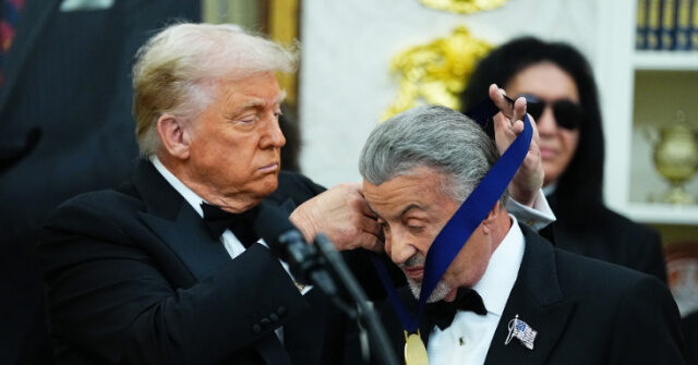 Trump Recognizes Kennedy Center Honorees at Medal Presentation Event: 'Some of the Greatest of All Time'