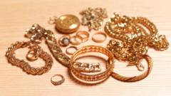 Demand for online jewellery boosts December retail sales
