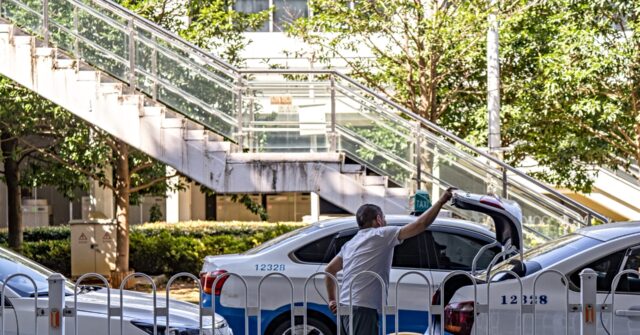 Self-Driving Chinese Robotaxis Stall in Apparent 'Malfunction': Police