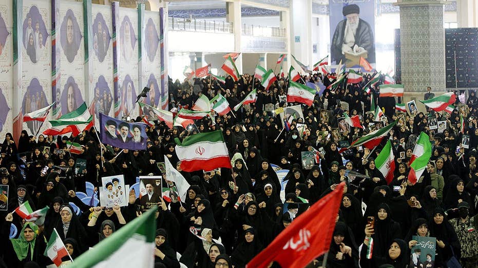 Iranian regime critic warns Trump deal could be 'lifeline' for regime, claims people are 'nervous'