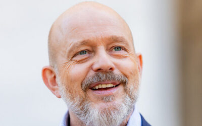 Republican Steve Hilton Advances in California Gubernatorial Race