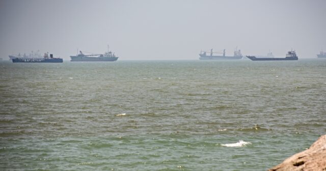 Shipping Traffic Uptick in Strait of Hormuz Defies Iran's Closure Claim