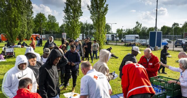 Red Cross Flees From Main Dutch Asylum Centre as 'Safety Can No Longer Be Guaranteed'