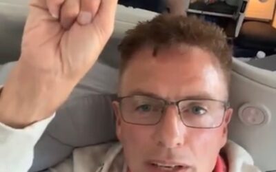 Actor John Barrowman roasted over business class rant on flight: ‘Entitlement is off the scale’